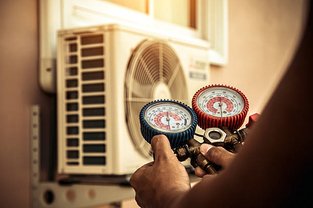 Professional Heat Pump Repair technician working in Yorktown Heights, NY